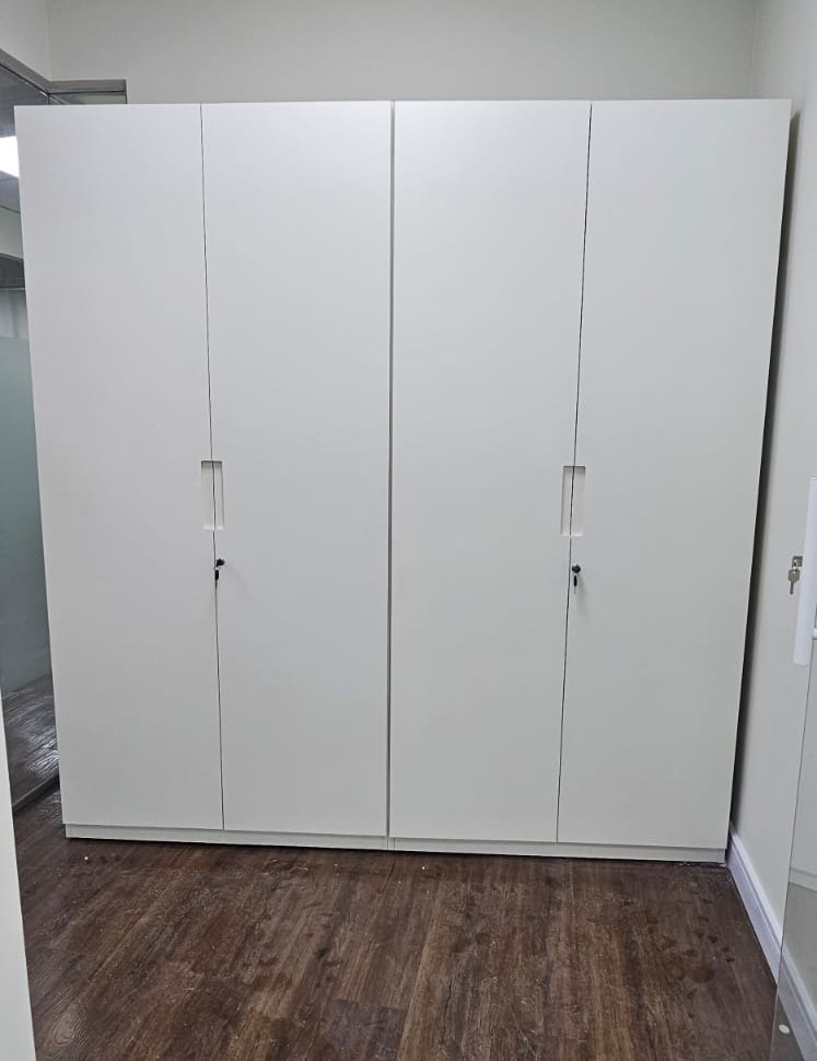 Armário de Parede com 4 Portas