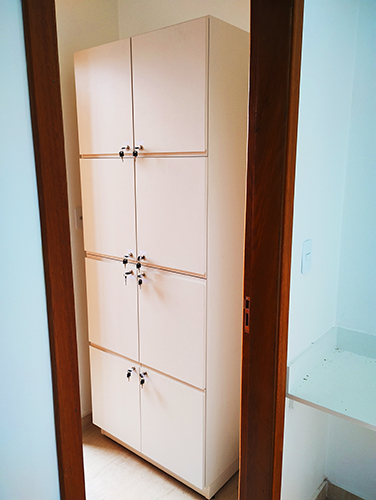 Armário Alto Modular com Fechaduras