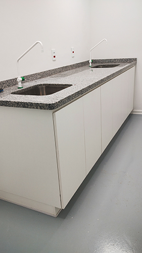 Bancada Química com Tampo de Granito